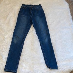 Women’s 9/10 high rise fashion nova skinny jeggings